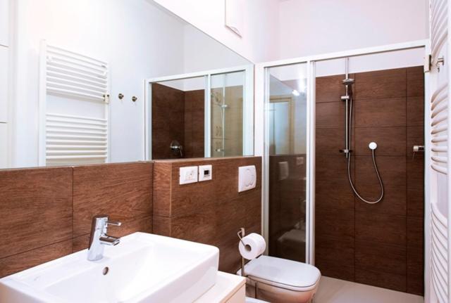 Luxury Apartment Paola Merano Bagian luar foto